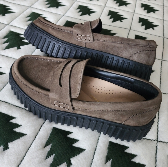 Clarks Dark Brown Leather Loafers - Picture 8 of 8